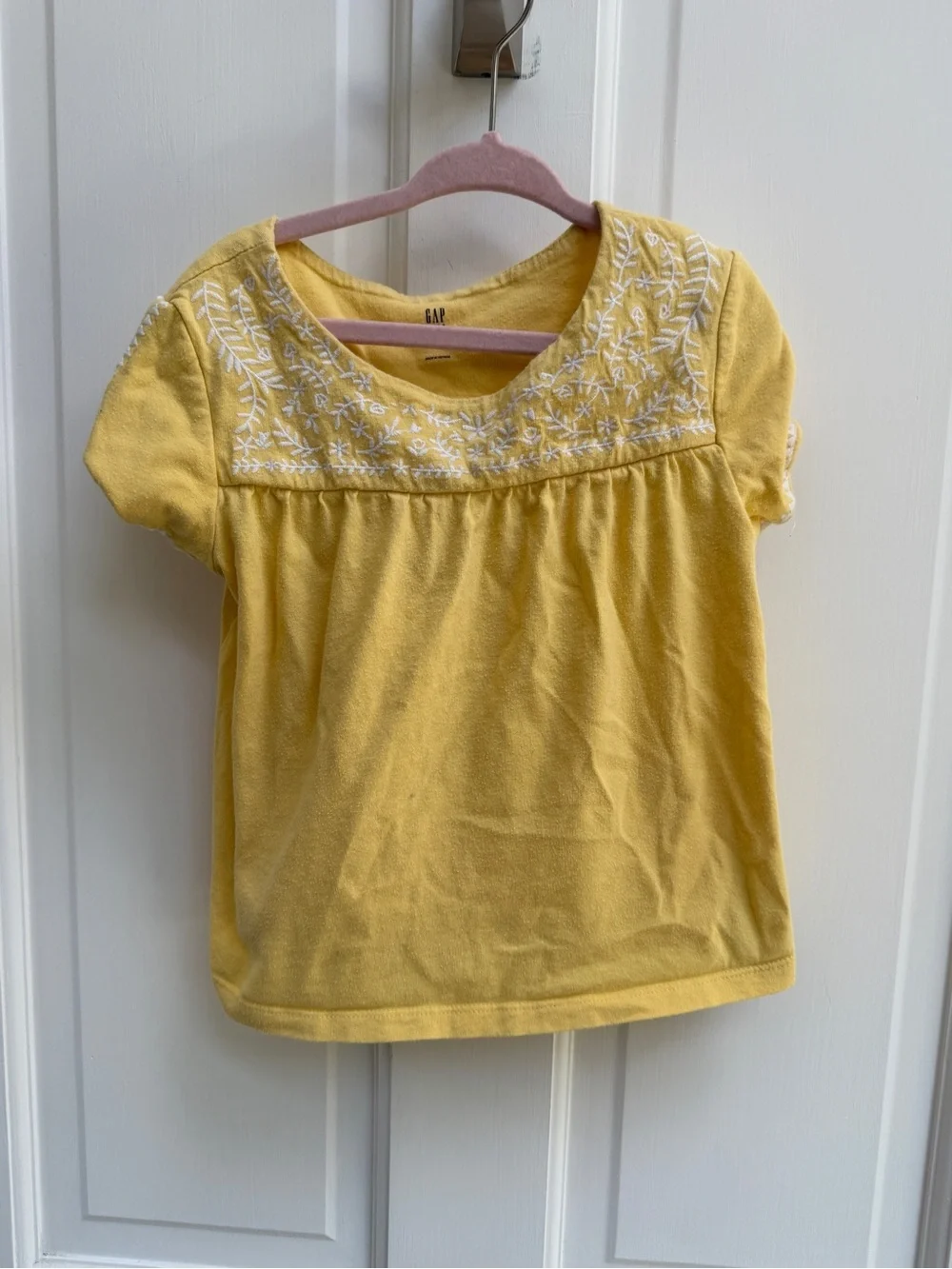 GAP Girls XS Yellow Short Sleeve Top Blouse with White Embroidered Yoke